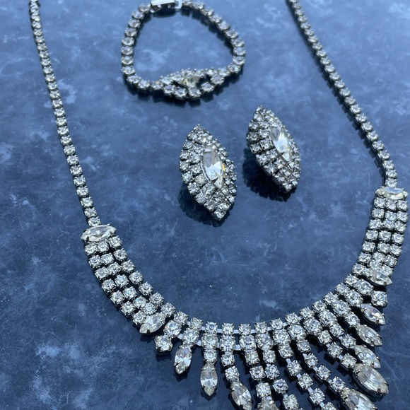 Vintage Glam SET Rhinestone Choker, Clip Earrings and Bracelet - Picture 1 of 6